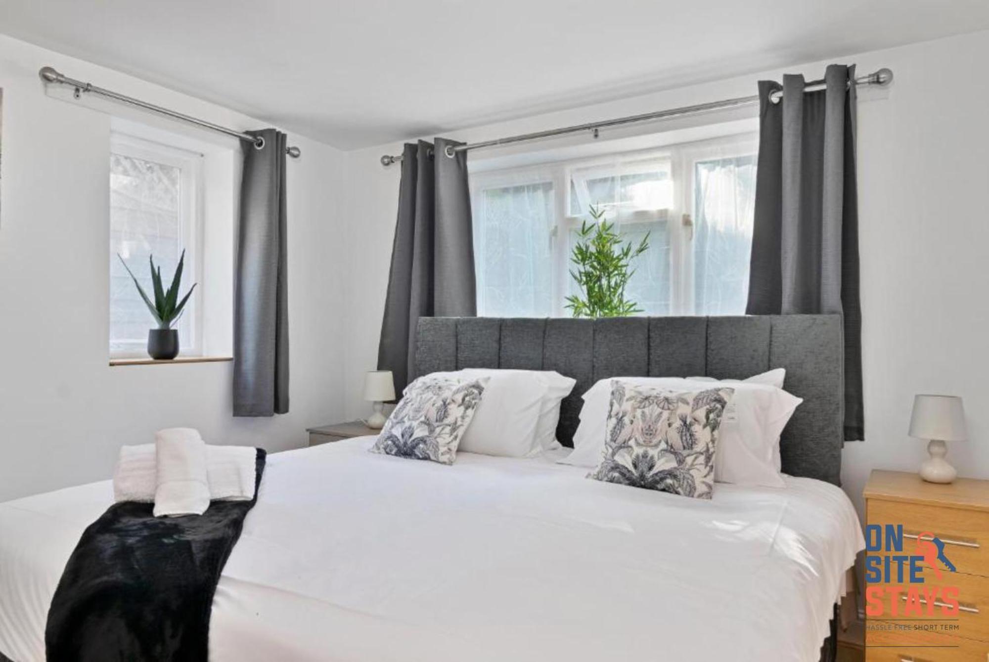 Onsitestays: Tranquil Wimbledon 2BR with Garden London Exterior photo