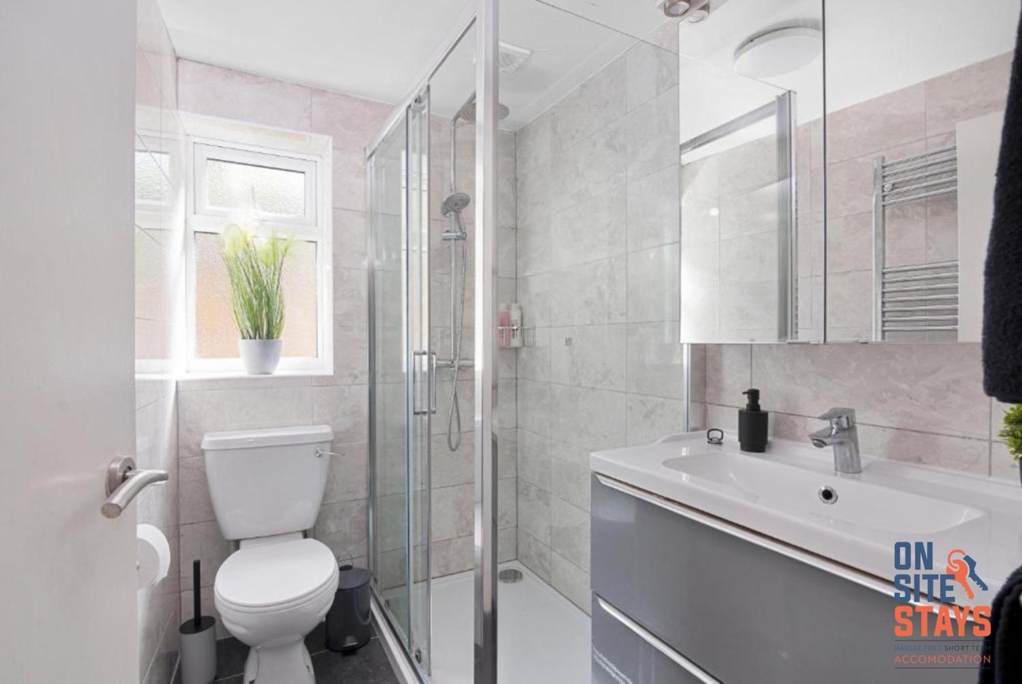 Onsitestays: Tranquil Wimbledon 2BR with Garden London Exterior photo